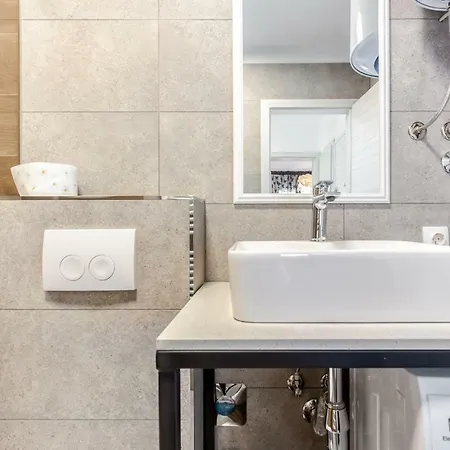 Nino Apartment *